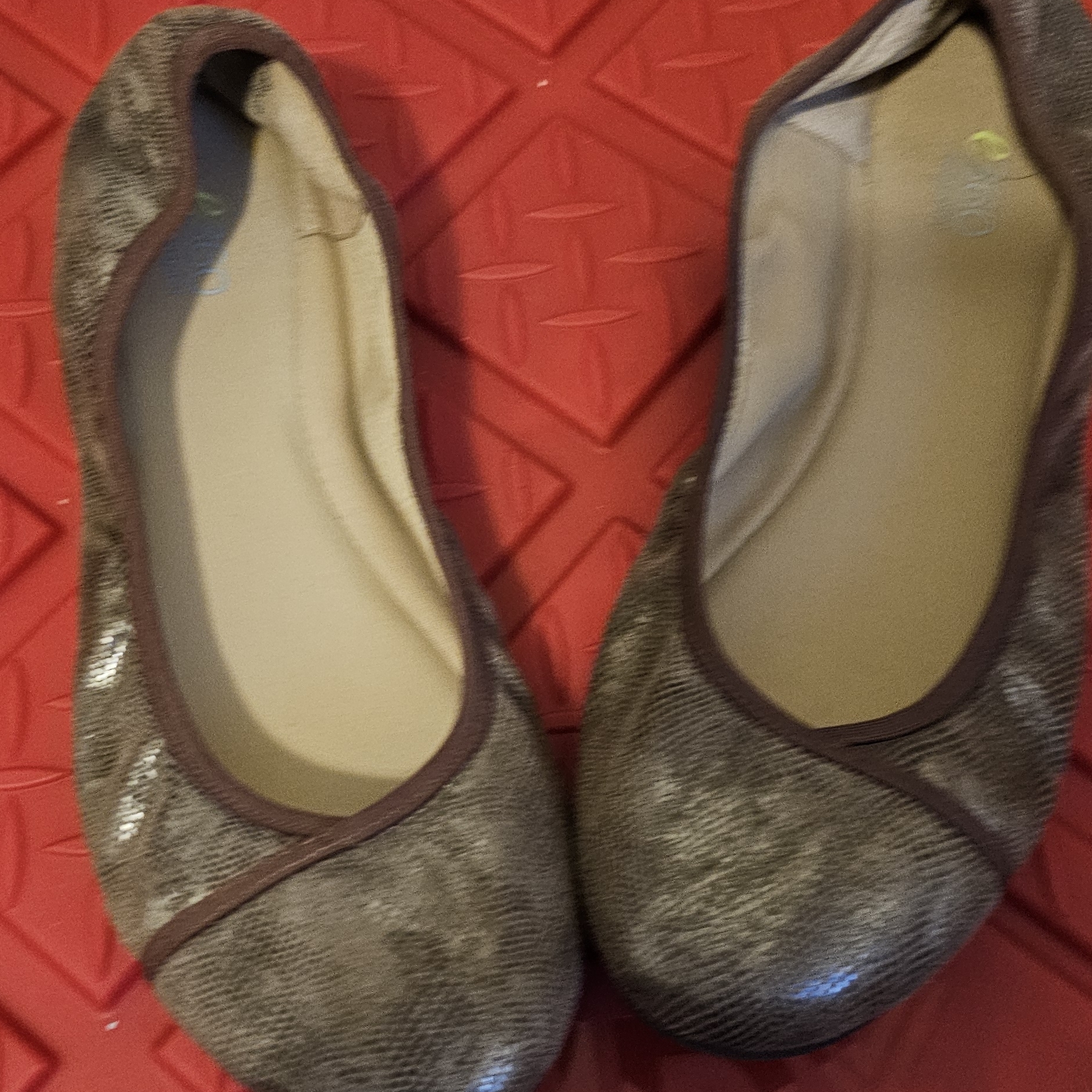Easy Spirit Women's Metallic Brown Ballet Flats